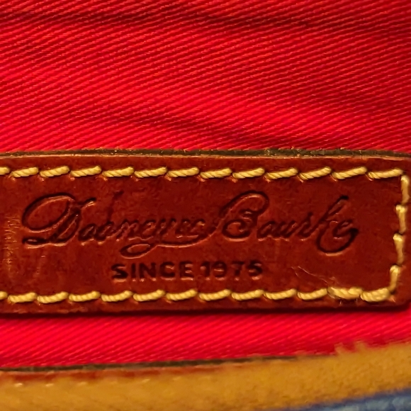 Dooney &‎ Bourke Crossbody in Pebble Grain Leather, Handbag with Adjustab straps - Picture 10 of 10